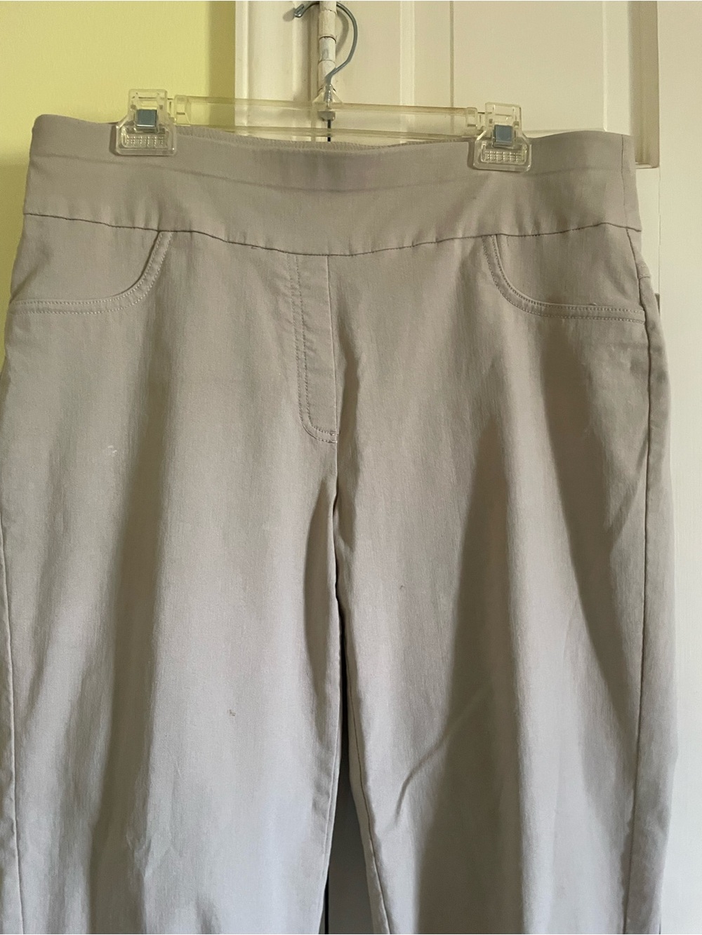 Light khaki Women’s Pull-On Pants Sz 16
